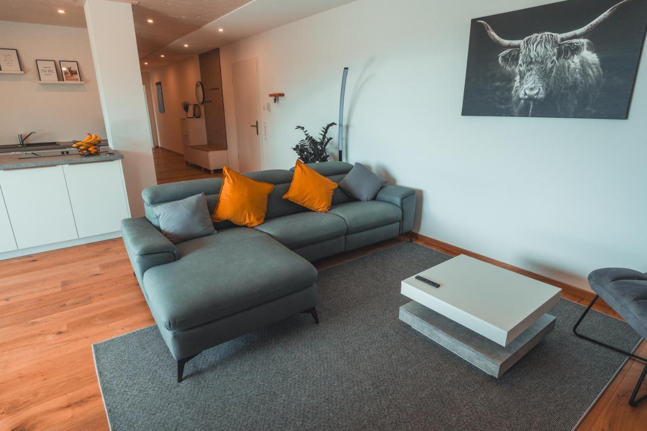 Ferienwohnung Steinablick Mit Grossem Balkon & Garage ユーリンゲン・ビルケンドルフ エクステリア 写真