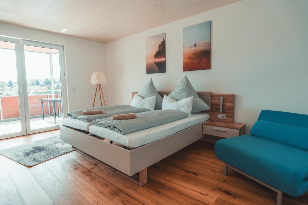Ferienwohnung Steinablick Mit Grossem Balkon & Garage ユーリンゲン・ビルケンドルフ エクステリア 写真