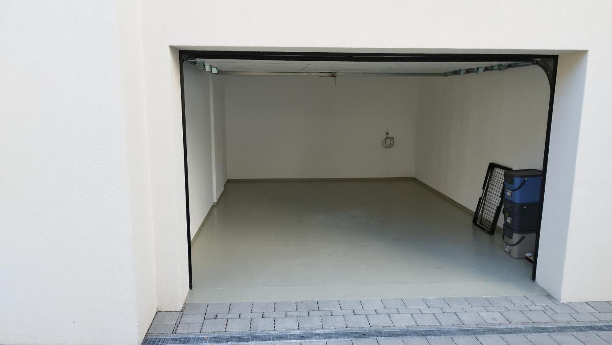 Ferienwohnung Steinablick Mit Grossem Balkon & Garage ユーリンゲン・ビルケンドルフ エクステリア 写真