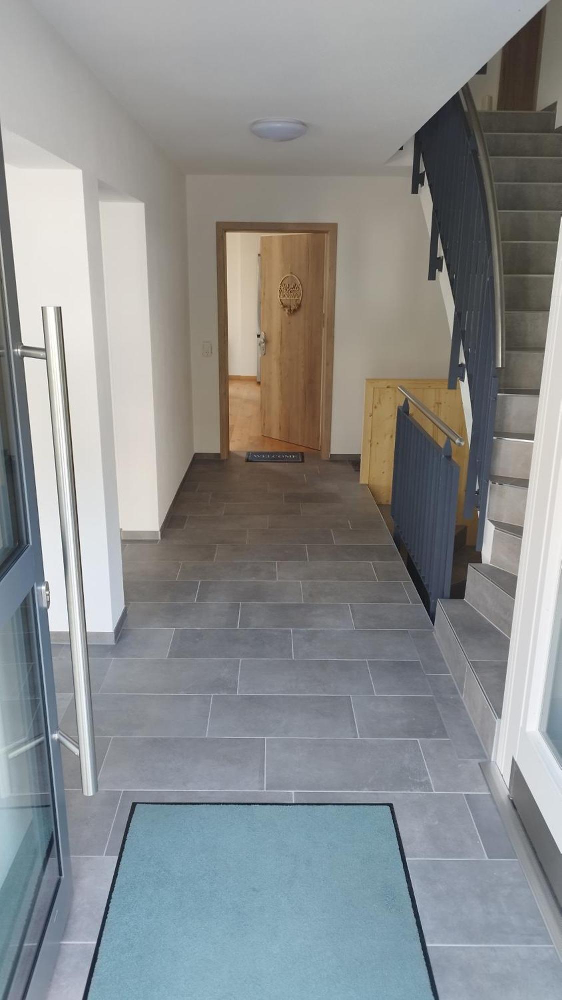 Ferienwohnung Steinablick Mit Grossem Balkon & Garage ユーリンゲン・ビルケンドルフ エクステリア 写真